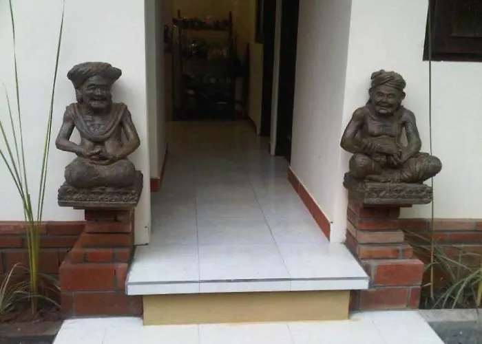 Puri Ulun Carik Bungalows 2*